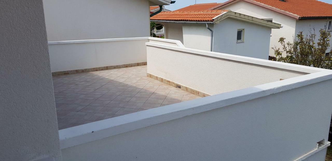 Appartement Haus Zarko à Vir Extérieur photo